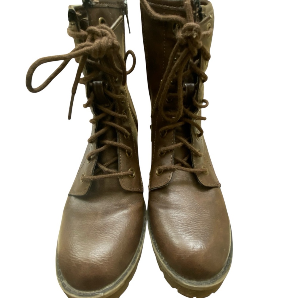 Brown boots size 6 by Madden Girl - like new